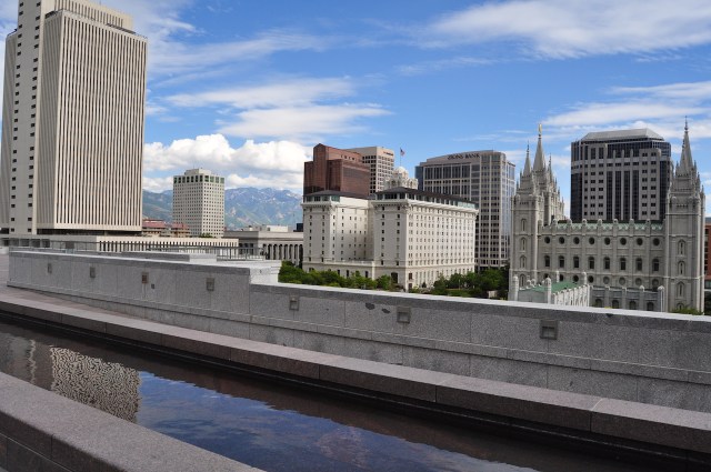 Conference 樓頂往 Temple Square 方向的景觀
